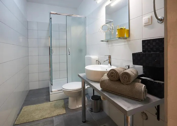 Апартаменти Yellow